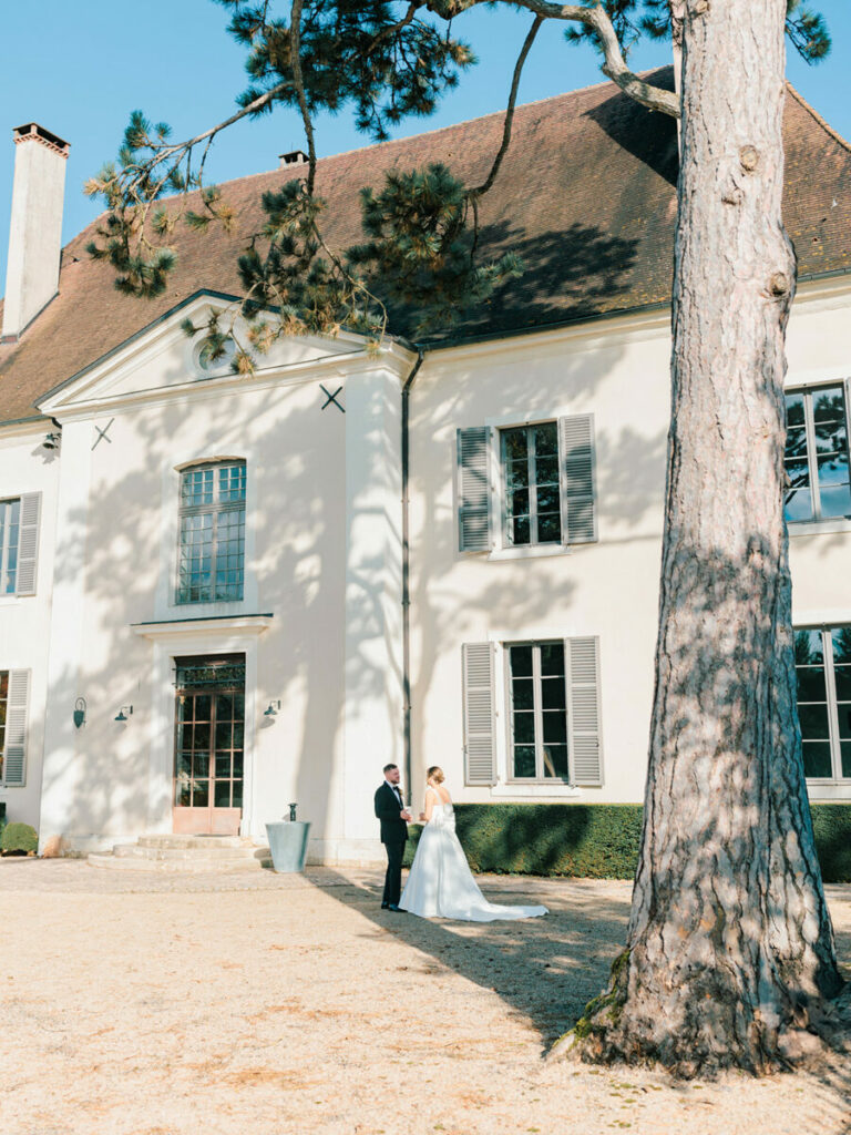 Elisa & Eivind — Mariage au château, France — photo Julien Bonjour