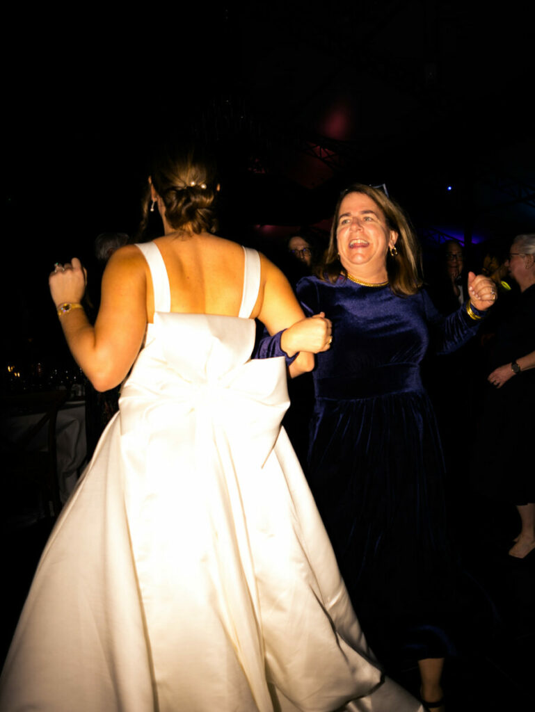 Elisa & Eivind — Mariage au château, France — photo Julien Bonjour
